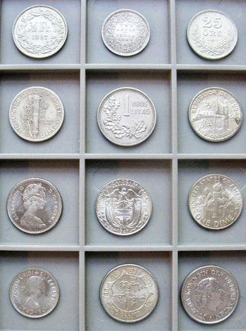 Wereld. 12 Different nice quality silver coins 1862-1970 |