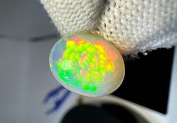 Opale Bijoux - Hauteur : 19 mm - Largeur : 14 mm- 1.18 g -