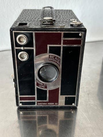 Kodak No. 2 Beau Brownie Art Deco Box Camera – Walter Dorwin, Audio, Tv en Foto, Nieuw