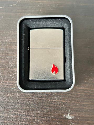 Zippo - G09 Mettalic brushed with Flame - Zonder