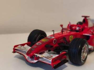 Hot Wheels 1:18 - Voiture miniature - Ferrari F248 F1