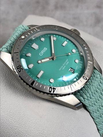 Oris - Divers Sixty Five Cotton Candy Automatic Green - 01