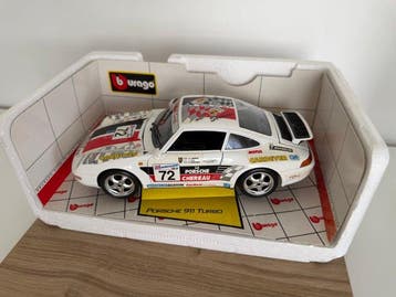 Bburago 1:18 - Voiture miniature - Porsche 911 (993) Carrera, Nieuw