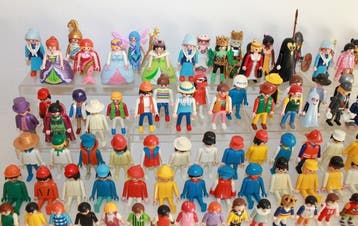 Playmobil - Playmobil -- 107 playmobil poppetjes allen met