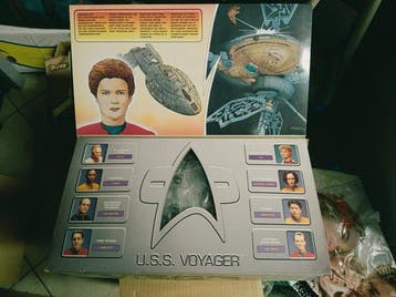 Revell - Bouwset U.S.S. Voyager NCC-74656 - 1990-2000 -