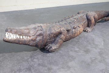 sculptuur, Houten zware afrikaanse krokodil - 23 cm - Hout