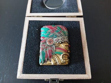 Zippo - Ornamental Chief High Relief – 2025 – Caixa de, Nieuw