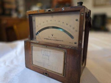 Hartmann und Braun Frankfurt Voltmeter - Bois, Laiton -