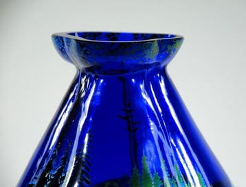 Beyermann & Co - Vaas - Drie-lobbig - Glas - Bohemië