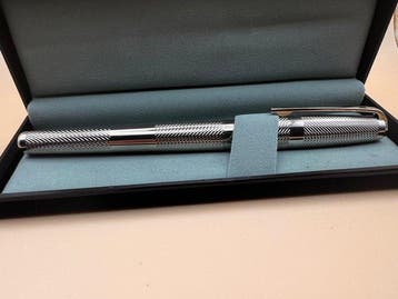 S.T. Dupont - Stylo à plume, Collections, Stylos