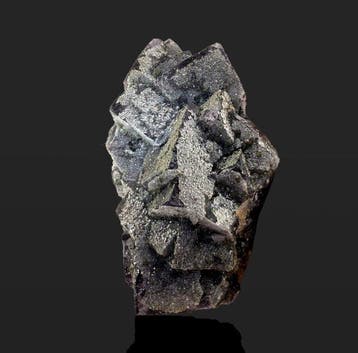 Fluorite naturelle avec pyrite et quartz, agrégat – spécimen