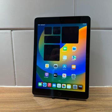 Apple iPad (5th Generation) 128GB Wifi - Mobiele telefoon