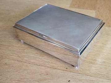 WMF / Geislingen - Boîte - Au design épuré avec un intérieur