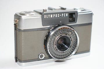 Olympus Pen EE-2 with D.Zuiko 3,5/28mm | Analoge camera