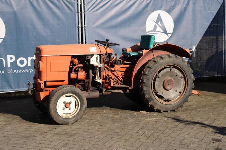 Veiling: Minitractor Renault Diesel, Auto-onderdelen, Accu's en Toebehoren, Ophalen