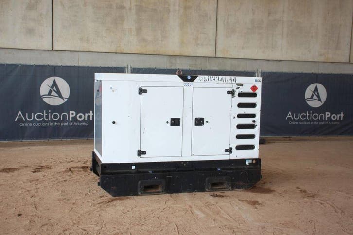 Veiling: Generator SDMO R66 Diesel 2010 60kVA, Articles professionnels, Machines & Construction | Générateurs, Enlèvement