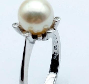 Ring - 18 karaat Witgoud Parel - Diamant