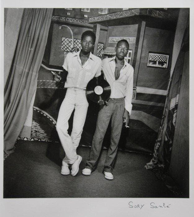Sanlé Sory (1943–2023) - Les DJ(s) au Studio, Antiek en Kunst, Kunst | Designobjecten