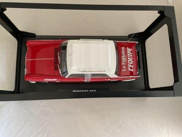 Norev 1:18 - Voiture miniature - Peugeot 404 - Directeur de, Nieuw