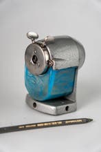 Vintage Desktop Rotary Pencil Sharpener – Metal Hand-Crank
