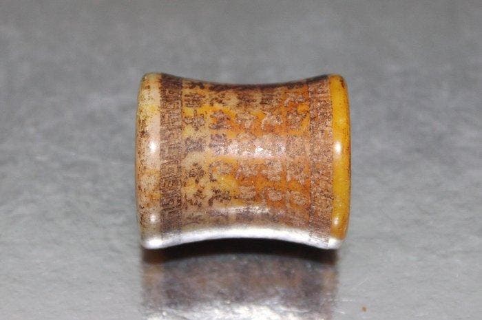 Antiek Boeddhistisch Heilig Chinees handgemaakt kralenamulet, Verzamelen, Mineralen en Fossielen