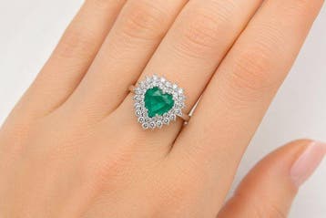 Ring - 18 karaat Witgoud - 3.70ct. tw. Smaragd - Diamant -, Nieuw