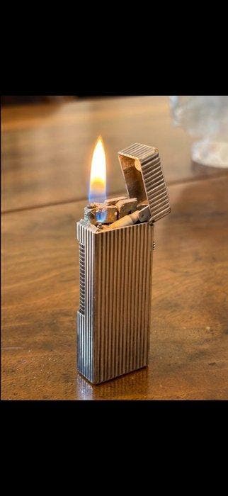 Dunhill - Sans prix de réserve - Briquet - Métal argenté, Collections