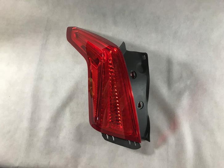 Cadillac XT5 achterlicht links LED Europa, Autos : Pièces & Accessoires, Éclairage, Envoi