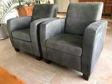 Set van 2 grijze leren fauteuils met houten poten, Huis en Inrichting, Fauteuils, Ophalen of Verzenden, Nieuw