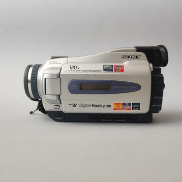 Sony DCR-TRV18 Mini DV-DV camera