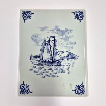 Vintage Sphinx Delfts blauwe wandtegel met zeilschip,, Verzamelen, Verzenden, Nieuw