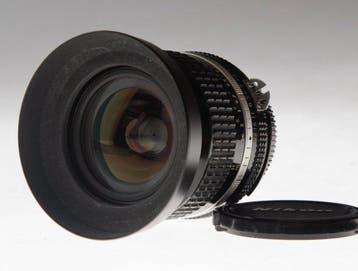 Nikon Nikkor 24mm 1:2,0 AIS Objectif grand-angle