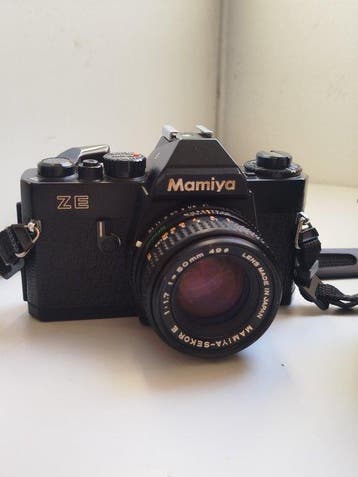 Mamiya ZE + Sekor E 1,7/50mm + original case | Appareil