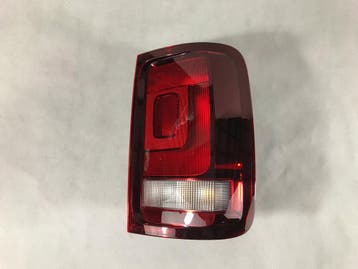 VW Amarok 2H1 15-20 achterlicht rechts donker Europa, Verzenden