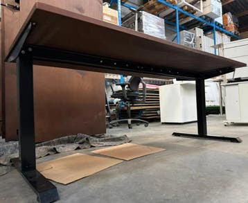 zit/sta bureau 160x80 64-110cm hoog (laatste stuk), Huis en Inrichting, Bureaus, Ophalen, Zit-sta bureau, Gebruikt, Hout