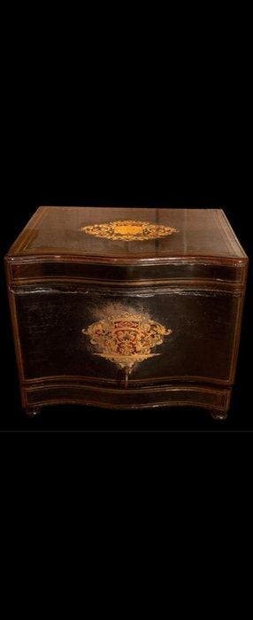 Baccarat - Meuble dappui (15) - Kristal - Licorera Bacarat