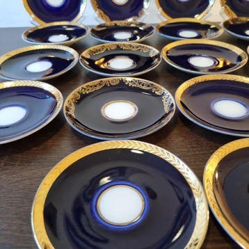 Lomonosov Imperial Porcelain Factory - Plat (18) - Golden