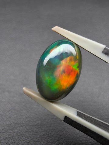 3.54cts Zwarte Opaal Cabochon- 0.71 g