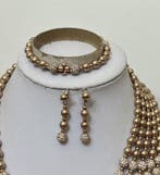 Exclusieve set van gouden parelmoer met Onze-Lieve-Vrouw, Antiek en Kunst