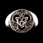 Keltische signetring van de Drie-eenheid – Triquetra –