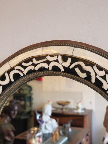 Miroir mural - - Un miroir mural marocain en os et laiton