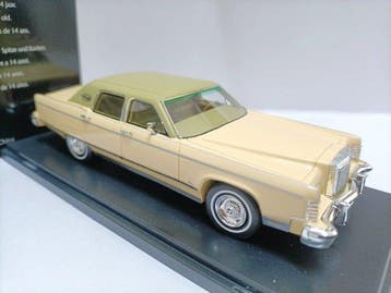 NEO 1:43 - Voiture miniature - Lincoln Continental Town Car