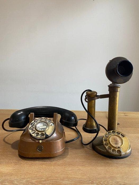 Téléphone analogique - Laiton, Cuivre - Deux téléphones, Antiquités & Art, Art | Objets design