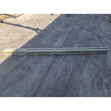 Betonpaal - betonnen hoekpaal - grijs - h275cm met brede