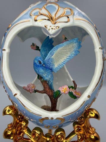 Fabergé ei - Franklin Mint – œuf décoratif ajouré à l’oiseau, Antiek en Kunst