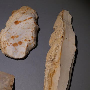 Neolithisch Grote vuurstenen. Lengte: 13 cm. Mes - 5000