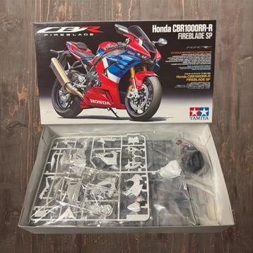 Tamiya - Speelgoedauto 1/12 SCALE Honda CBR1000RR-R, Nieuw