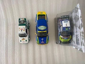 UT 1:18, 1:24 - Model sportwagen (3) - Ford Escort RS, Nieuw