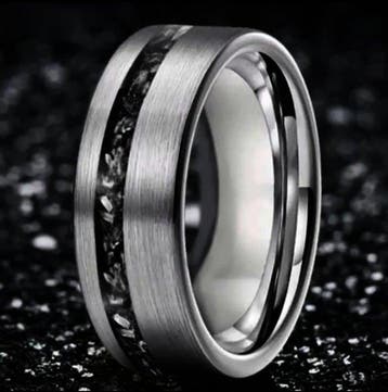Ct. 70.00 Ring van tungsten met zilverkleurige, donker