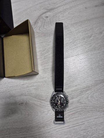 Omega x Swatch - Mission to Moonshine Gold - Zonder, Handtassen en Accessoires, Nieuw